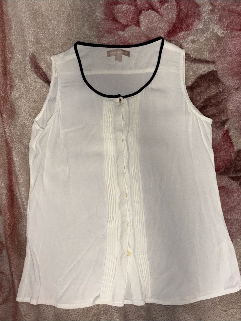 Banana Republic White Sleeveless Pintuck Blouse with Black Neck Trim